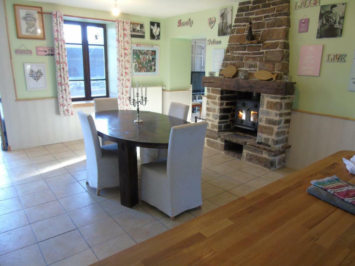 Linards Puy Larousse Farm House Bed & Breakfast エクステリア 写真
