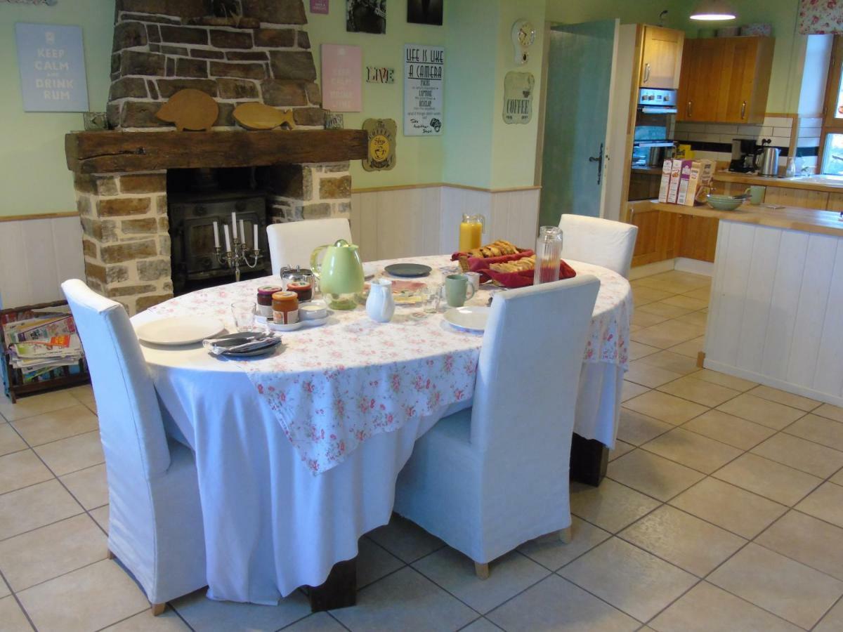 Linards Puy Larousse Farm House Bed & Breakfast エクステリア 写真