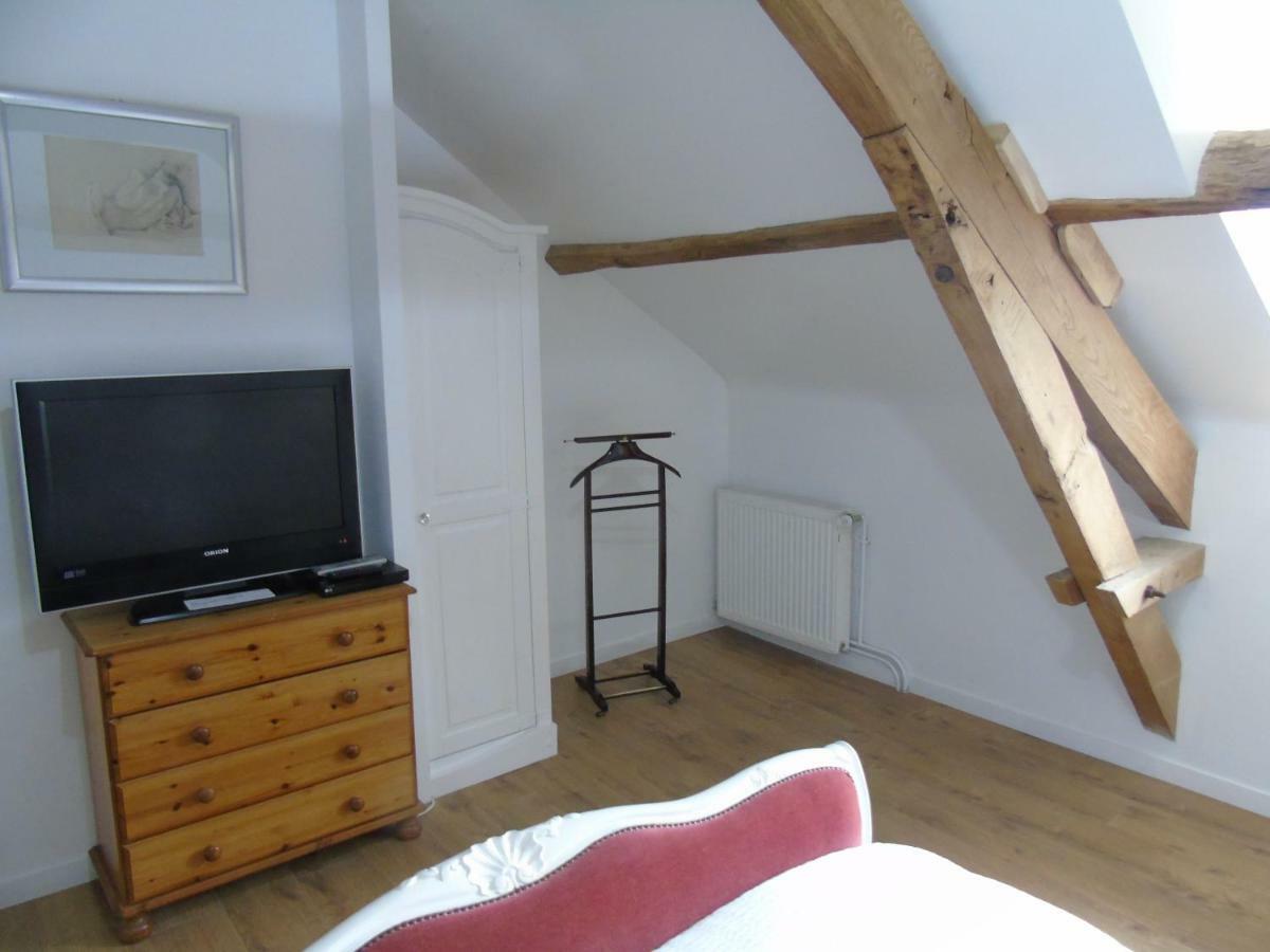 Linards Puy Larousse Farm House Bed & Breakfast エクステリア 写真