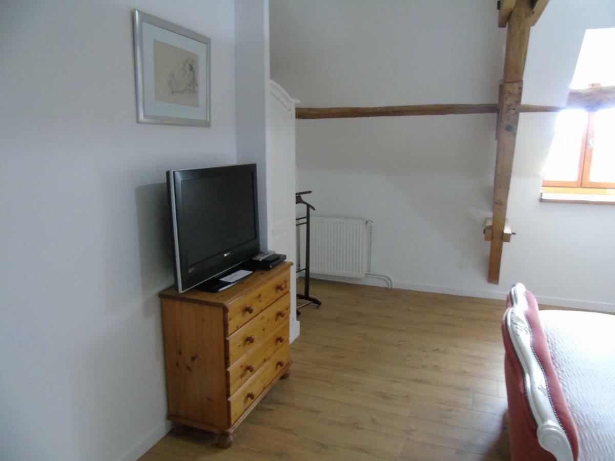 Linards Puy Larousse Farm House Bed & Breakfast エクステリア 写真